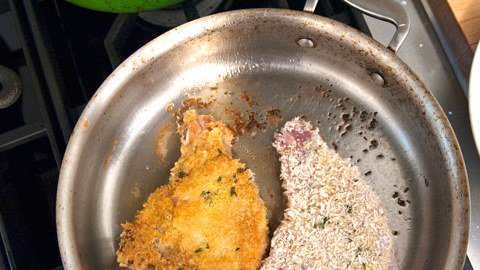 FarmPromise's tweet image. For #FathersDay, treat Dad to our #NoAntibioticsEver #pork with this tasty #porkchops #recipe from @bonappetit! bit.ly/2qowEQe