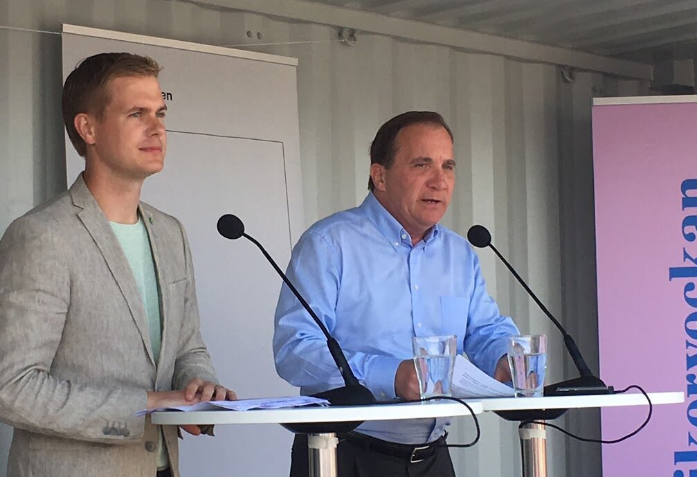 Utbdep's tweet photo. Miljardsatsning på skolan - mer till de skolor som behöver det mest, Stefan Löfven och Gustav Fridolin, #järvaveckan #utbpol https://t.co/hfK3AU5sXa