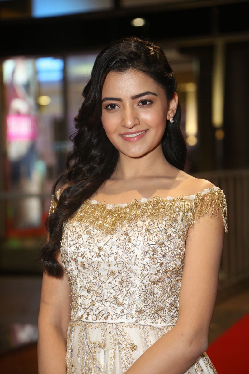 GreatcinemaaC's tweet photo. #RuxerMear Glam Pix at 64th Jio Filmfare Awards South 2017 Stills
https://t.co/lh1Bm11Rjy GreatCinemaa Photos https://t.co/4SZCb1Yamo