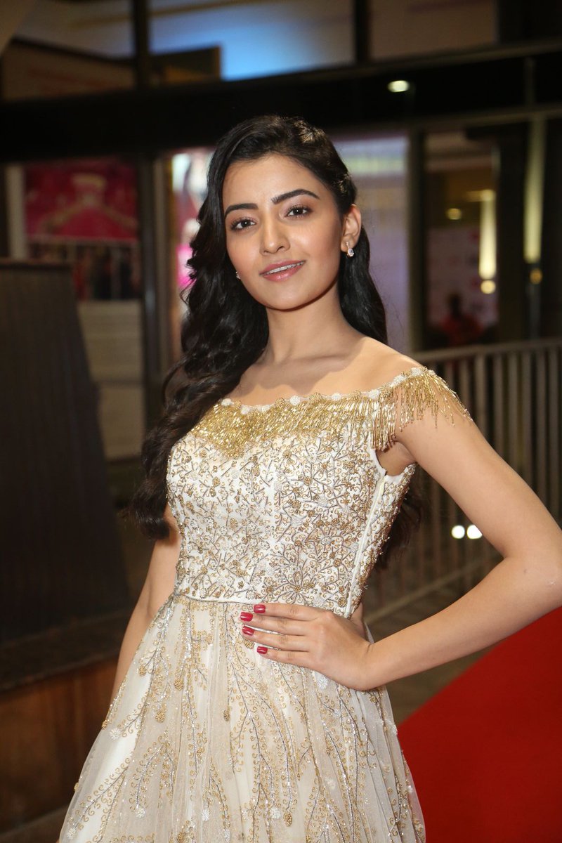 GreatcinemaaC's tweet photo. #RuxerMear Glam Pix at 64th Jio Filmfare Awards South 2017 Stills
https://t.co/lh1Bm11Rjy GreatCinemaa Photos https://t.co/4SZCb1Yamo