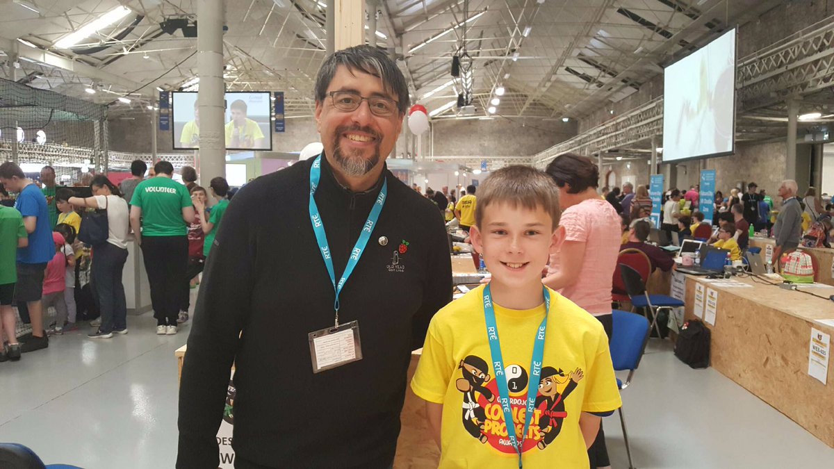 CoderdojoDungar's tweet image. Bill Liao meets Ian Holmes from Dungarvan Coderdojo #CoolestProjects 2017