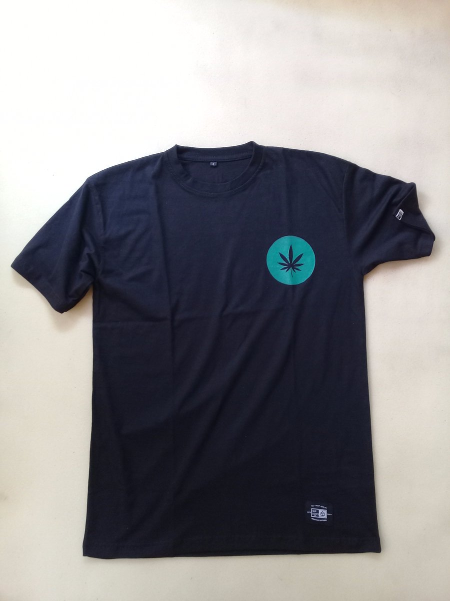 SunrootsCo's tweet photo. Available now via online
T_shirt Sunroots Clothing C.O
Idr 120k
size : M,L,XL
Info for order 📞☎📲 089655685855 / PIN BBM D22D9DD9 https://t.co/kA8hlxV0J8