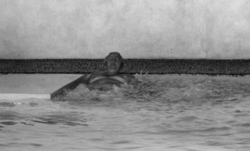 An #ArtworkDetail
Craving #freshness ?

Hélène Rase | Series: Living Naked
Discover the whole work > bit.ly/2sLsrYW
#ArtPhotography