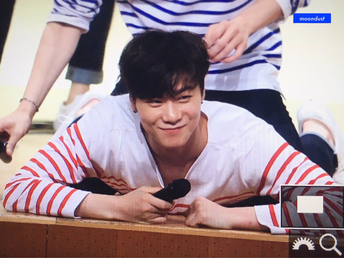 MDMB98's tweet photo. [preview] 170618 종로 팬사인회 #아스트로 #ASTRO #문빈 #MOONBIN #Baby @offclASTRO
🍒🍒 https://t.co/BRnLGD3ew9