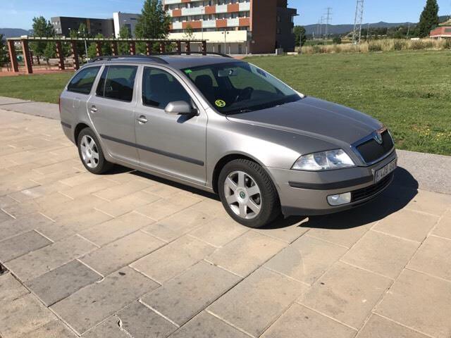 pcometi's tweet photo. Skoda Octavia Combi 1.9TDI Trend - P.V.P.: € 6.000,- #AutoScout24 https://t.co/2WHbnteBgo https://t.co/Q58xxUEWiu