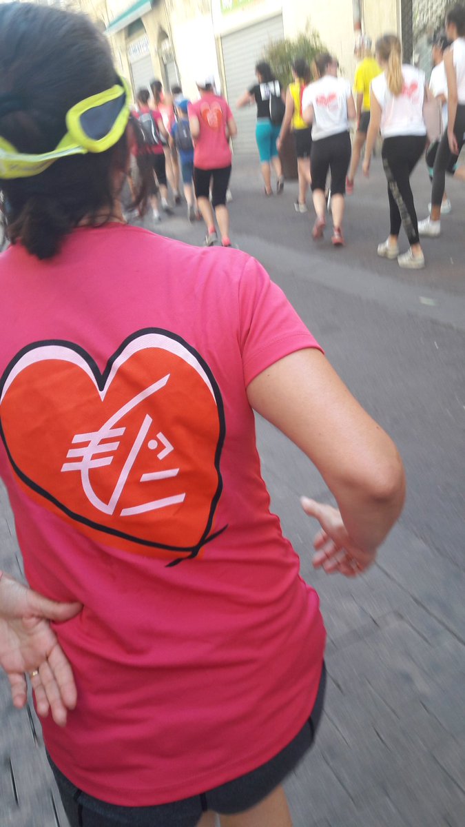 CaissepargneLR's tweet photo. Au ❤ de la course @MontpellReine ! Bravo à la #TeamCELR !!! Motivation, cohesion et #solidarité !! 😀 👏 #Montpellier https://t.co/wk0Y2wlAj4