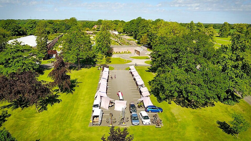 DroneMonkey's tweet photo. A beautiful sunny day. What better way to spend it than the #farmersmarket at @WynyardHall

@NorthernDalesFM @PieJackers @thecluckingpig https://t.co/M0LiLouN0v