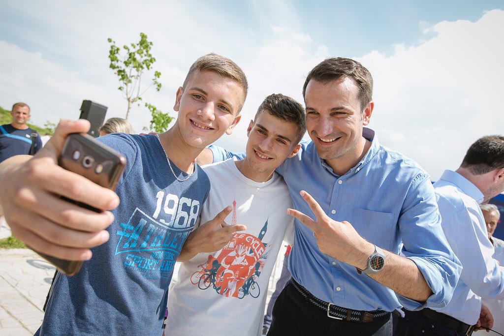 erionveliaj's tweet photo. Raportova ne Farke nga Parku yne i ri per 21 punet qe perfunduam keto 2 vjet aty! Forca @MilenaHarito & skuadra #PerShqiperineQeDuam 🗳✌️🌹 https://t.co/fbr1vpa9oi