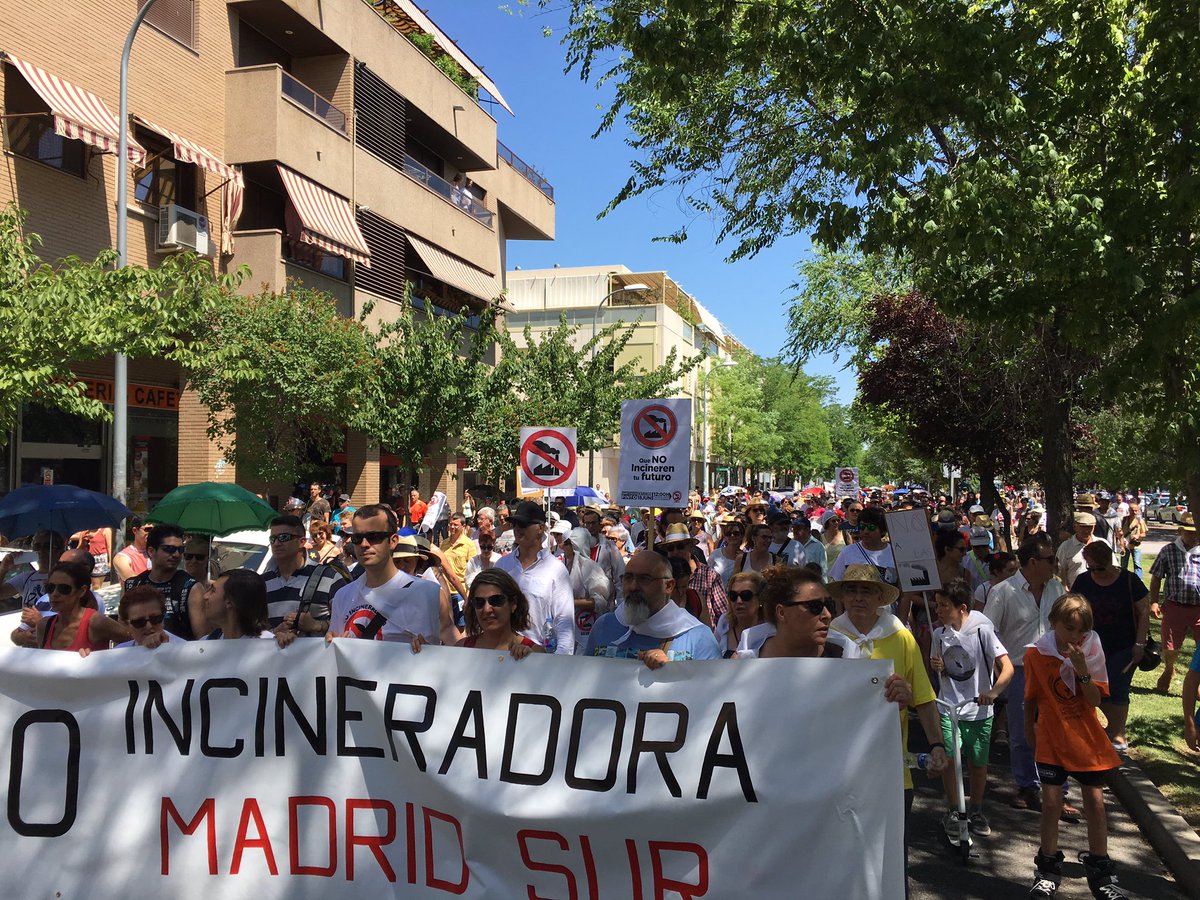 hecnigo79's tweet photo. El sur de Madrid en marcha. #NoALaIncineradora en #Pinto https://t.co/9pZwYcXveV