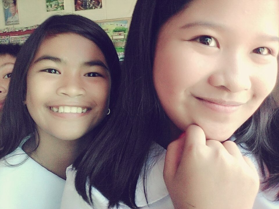 venuscatindoy's tweet photo. nakakamiss yung mga classmates mung makulit gagabay sila sayo pag may problema ka tapos parang tinuring muna silang parang kapatid...☺☺☺♥♥♥ https://t.co/RpblqemZFs