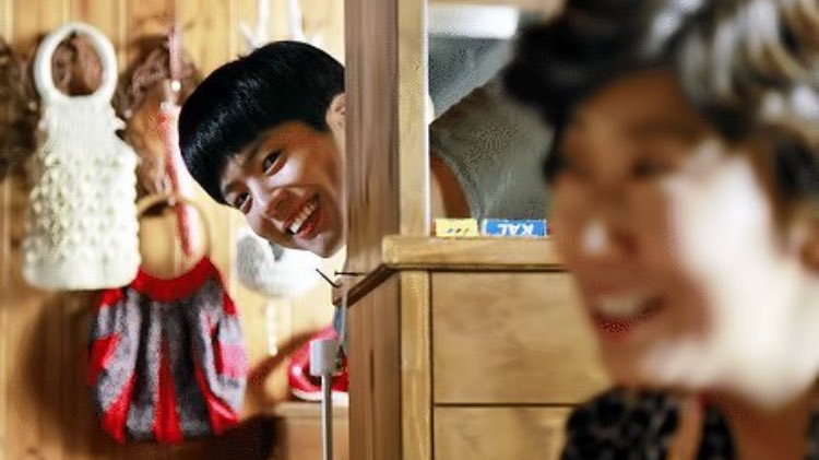 TheAnnyeongOppa's tweet photo. me when i hear strangers talking about korea https://t.co/KH6J7Zm2V4