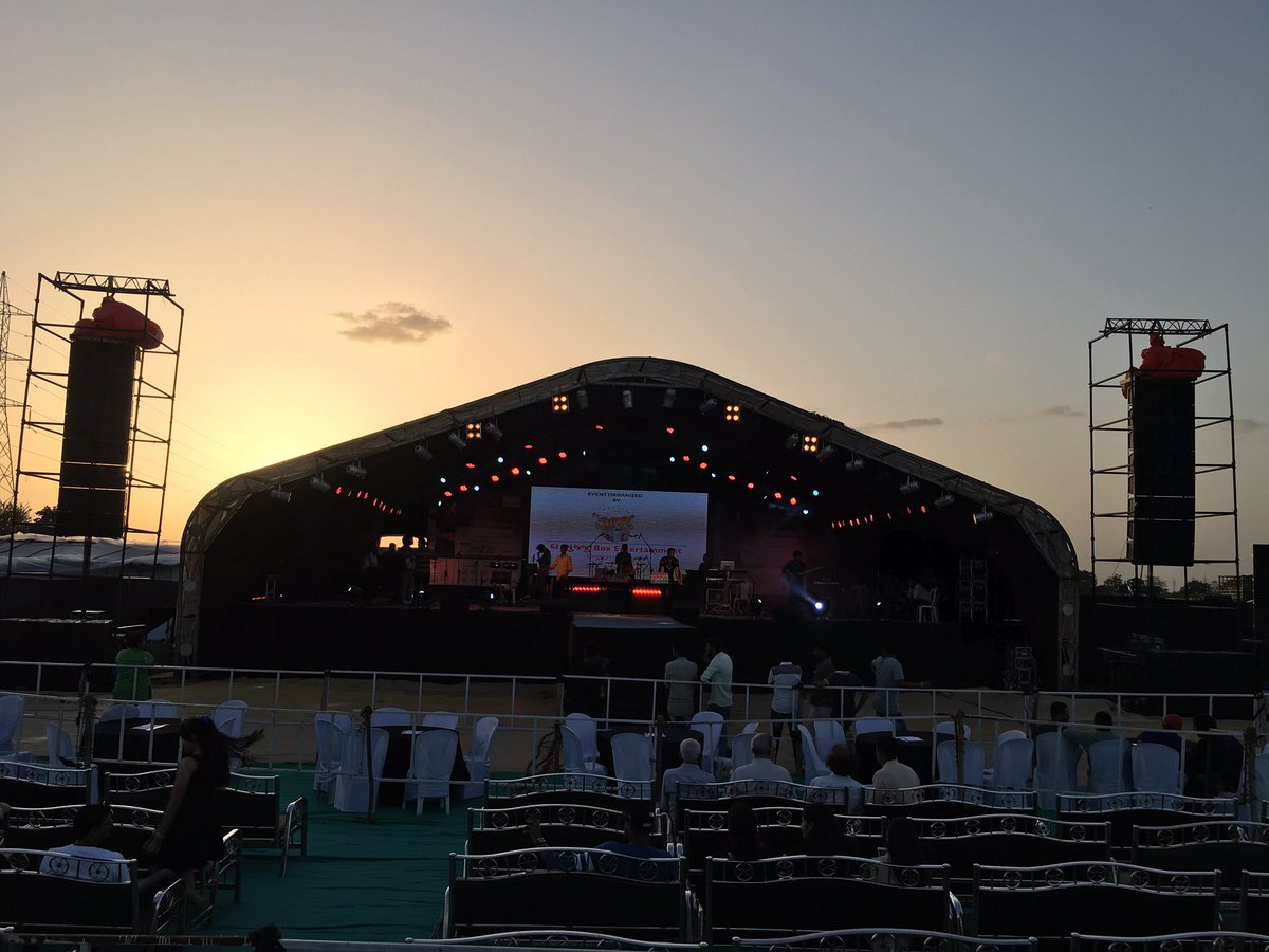 VinodSound_Ahmd's tweet photo. #NehaKakkar Live In Concert at RAJKOT https://t.co/ntij0jEZLt