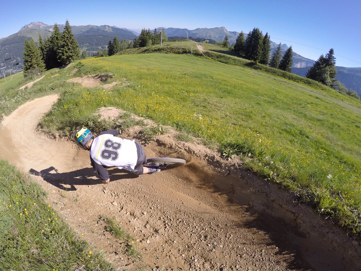 halowheels's tweet photo. Bike park fun in Les Gets! #riddeneverywhere https://t.co/WPyGmNdfX6