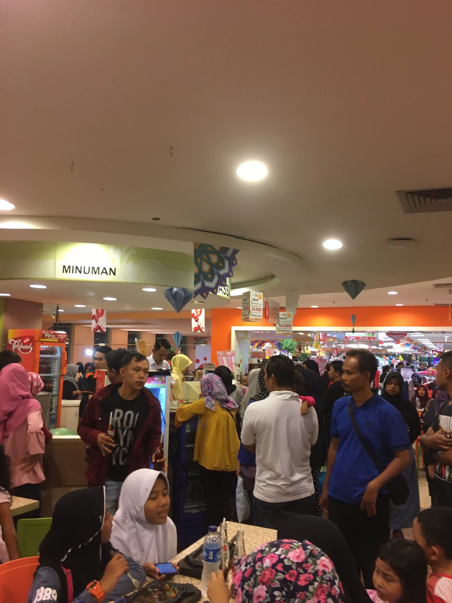 menyeramkan ngantri di <a href="/yogyasubang/">Yogya Grand Subang</a> ... ngalahin pasar!!