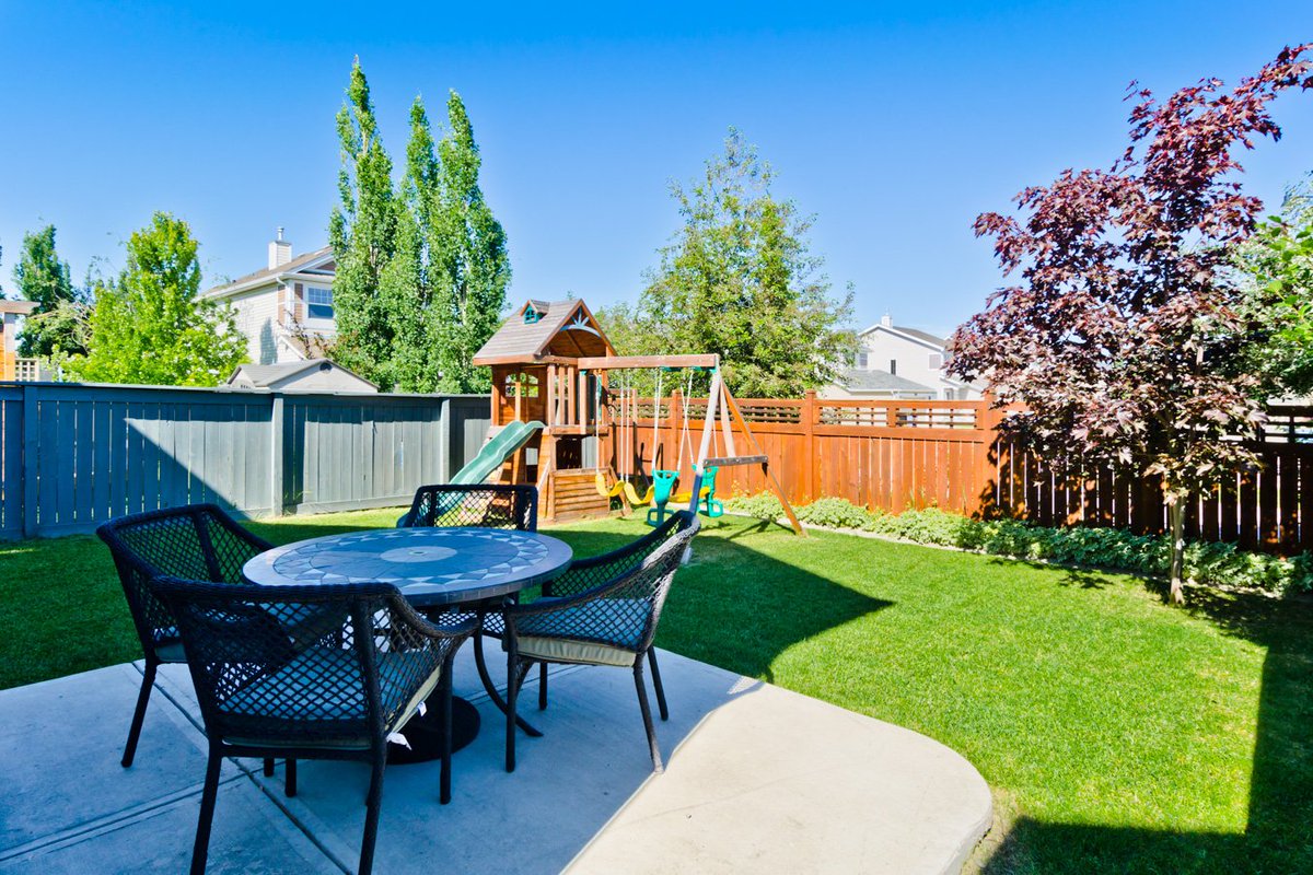 JLoveNotes's tweet photo. Imagine your #FathersDay here. Buy the house and win a barbecue. Dad will thank you. #YYC #yycdads #WinABBQ #worldslongestopenhouse https://t.co/7Fsi1D2NuH