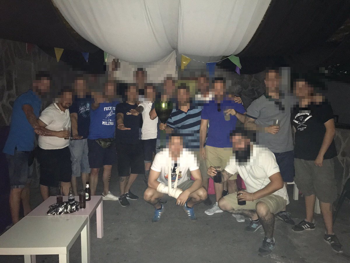 Madriz_Oca's tweet photo. Otra noche más con la buena gente #IndiosNo #PutaAtm #UltrasSur #LosChicosDelMadridSiempreGanamos https://t.co/0QkrZsbGu9
