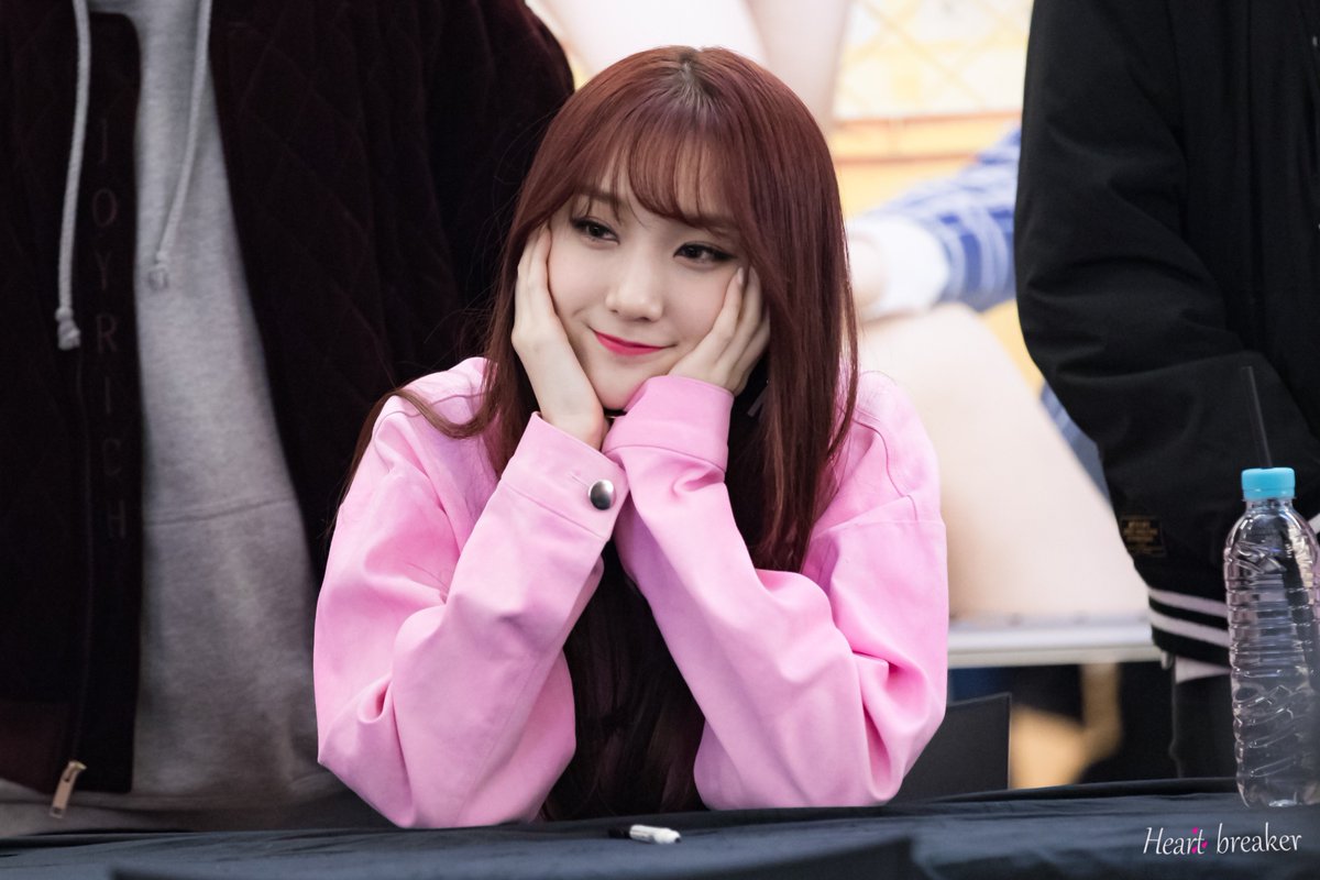 ___Hyacinth___'s tweet photo. 170325 #PRISTIN(#프리스틴) #로아(#김민경) https://t.co/xIUio8xqd2