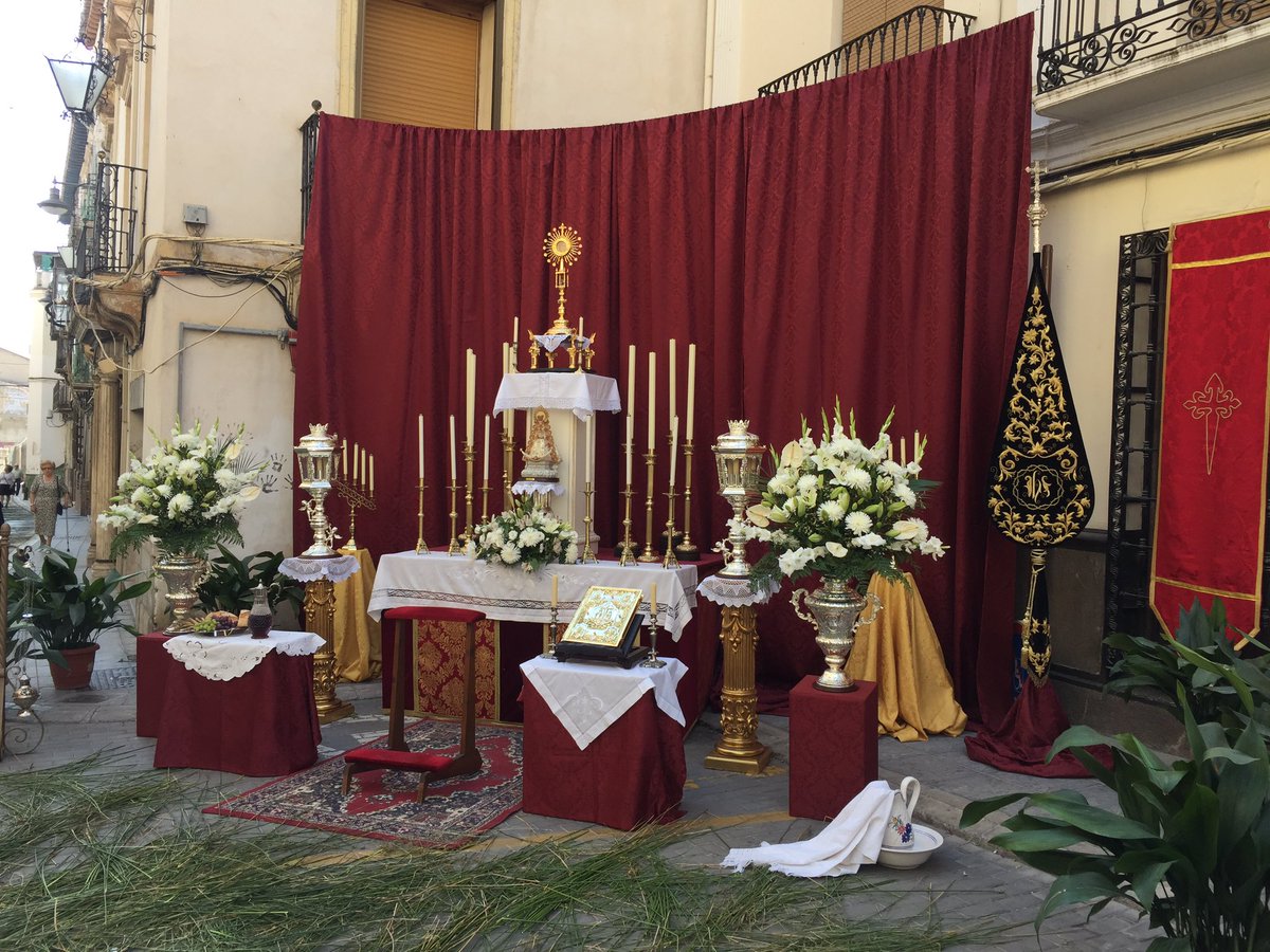 Altar del Corpus de nuestra Cofradía para este domingo tan especial en la ciudad de Baza