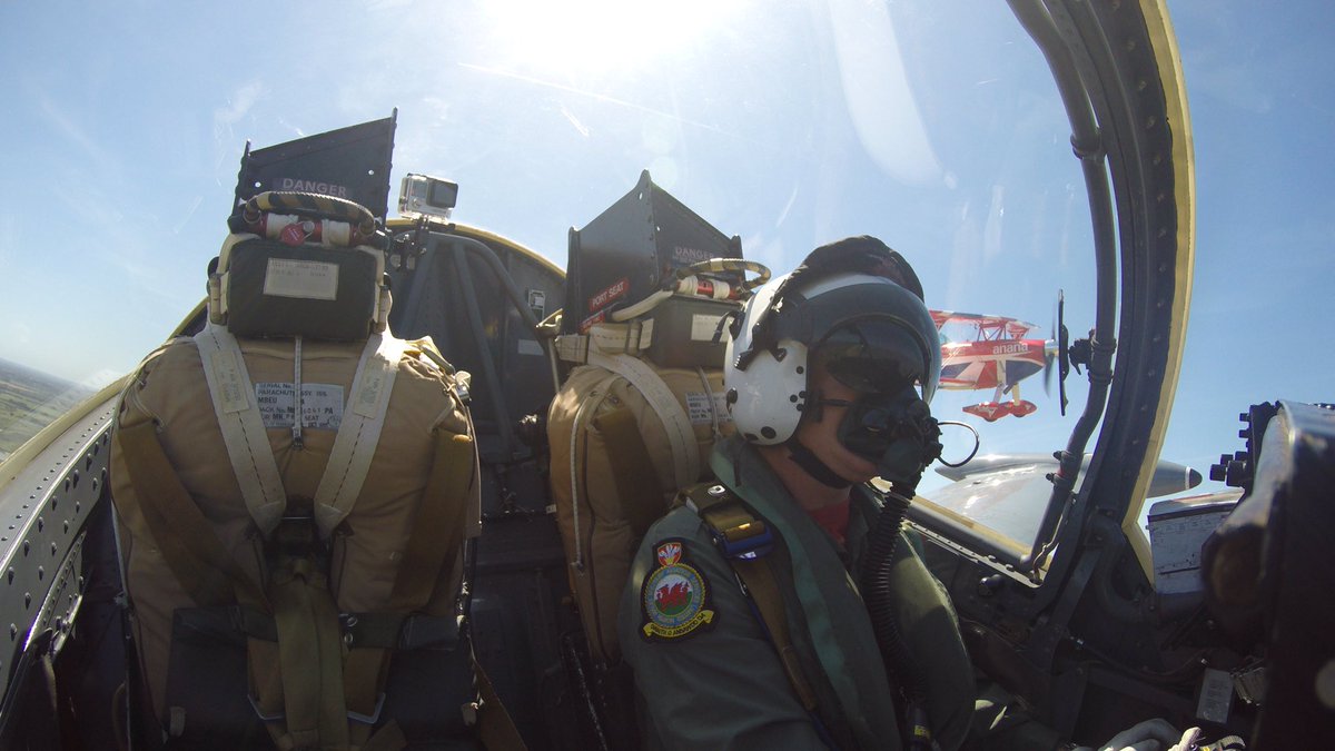 StrikeDisplayUK's tweet photo. Day 2 at @WestonSeafront #WestonSeafront - scorching hot clear blue skies weather, come and make the most of it!! https://t.co/XYSseO3E2B