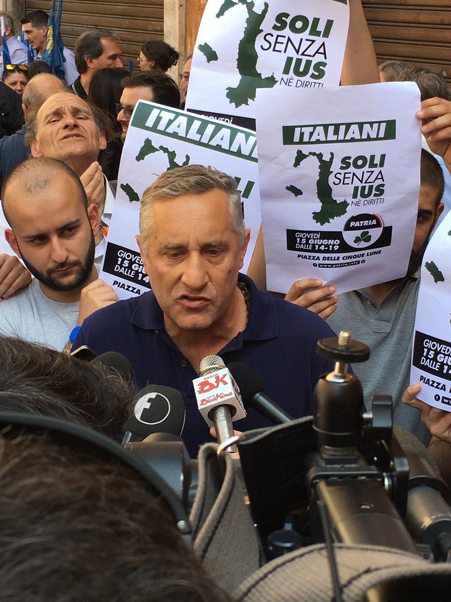 PatriaMovimento's tweet photo. Alcune immagini della manifestazione di giovedì sotto al Senato per dire #NOiussoli #patria https://t.co/KF5wxGcnHB