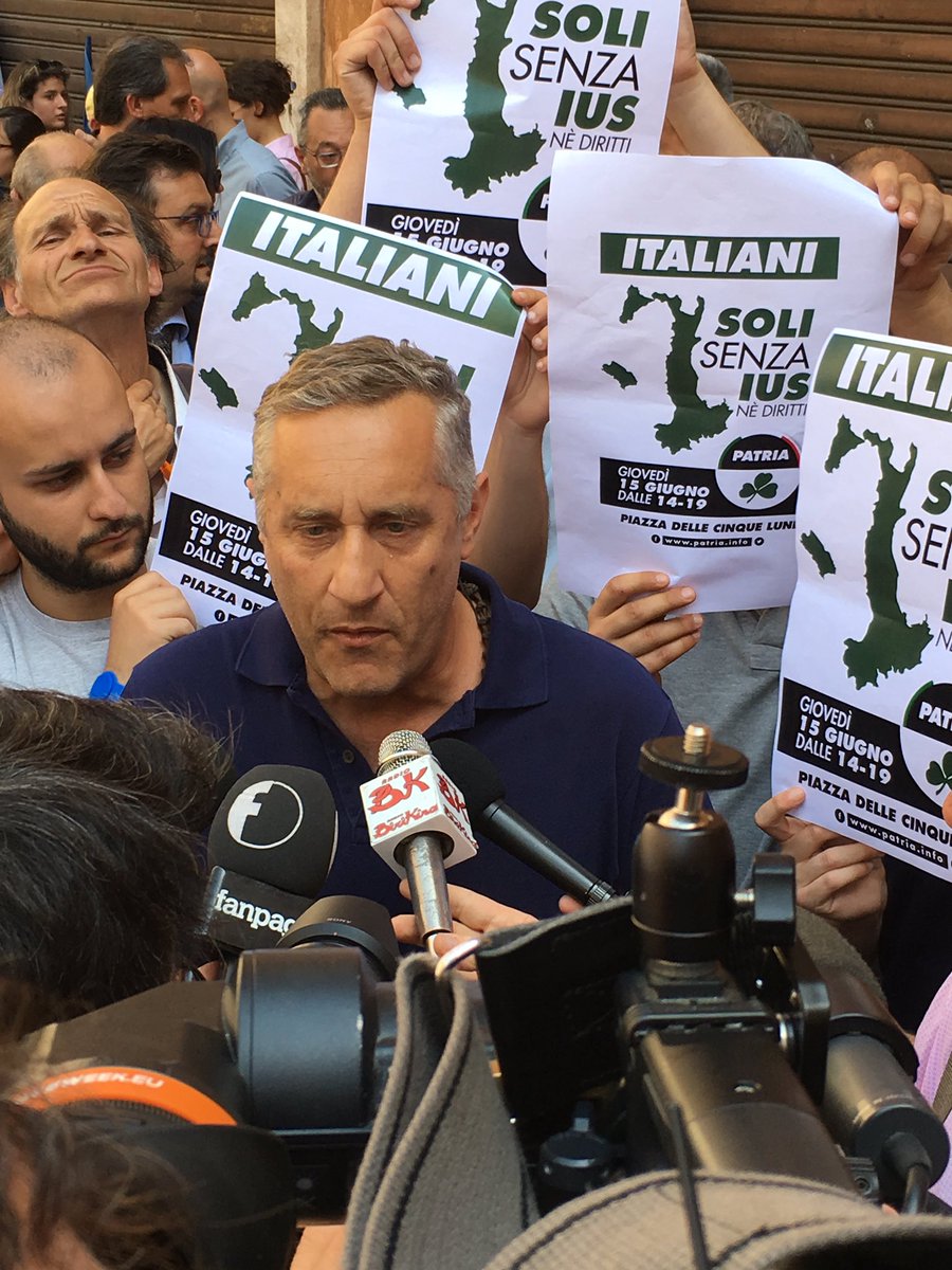 PatriaMovimento's tweet photo. Alcune immagini della manifestazione di giovedì sotto al Senato per dire #NOiussoli #patria https://t.co/KF5wxGcnHB