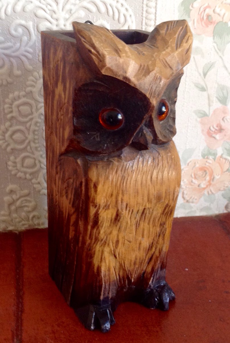 eversleybarn's tweet photo. #vintage #owl #brushpot #carved #wood £20 coming to @IACFAntiqueFair #ardingly #showground #antiques #fair #pigandsheep #pitchps08 #owls https://t.co/GCmstlbTf0