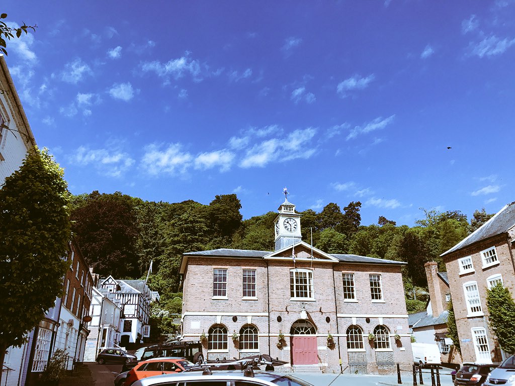 anguspowell's tweet photo. From London to Wales . Quick lunch stop with DAD powell #montgomery #wales #castlekitchen #FathersDay https://t.co/imyydOVJ9D
