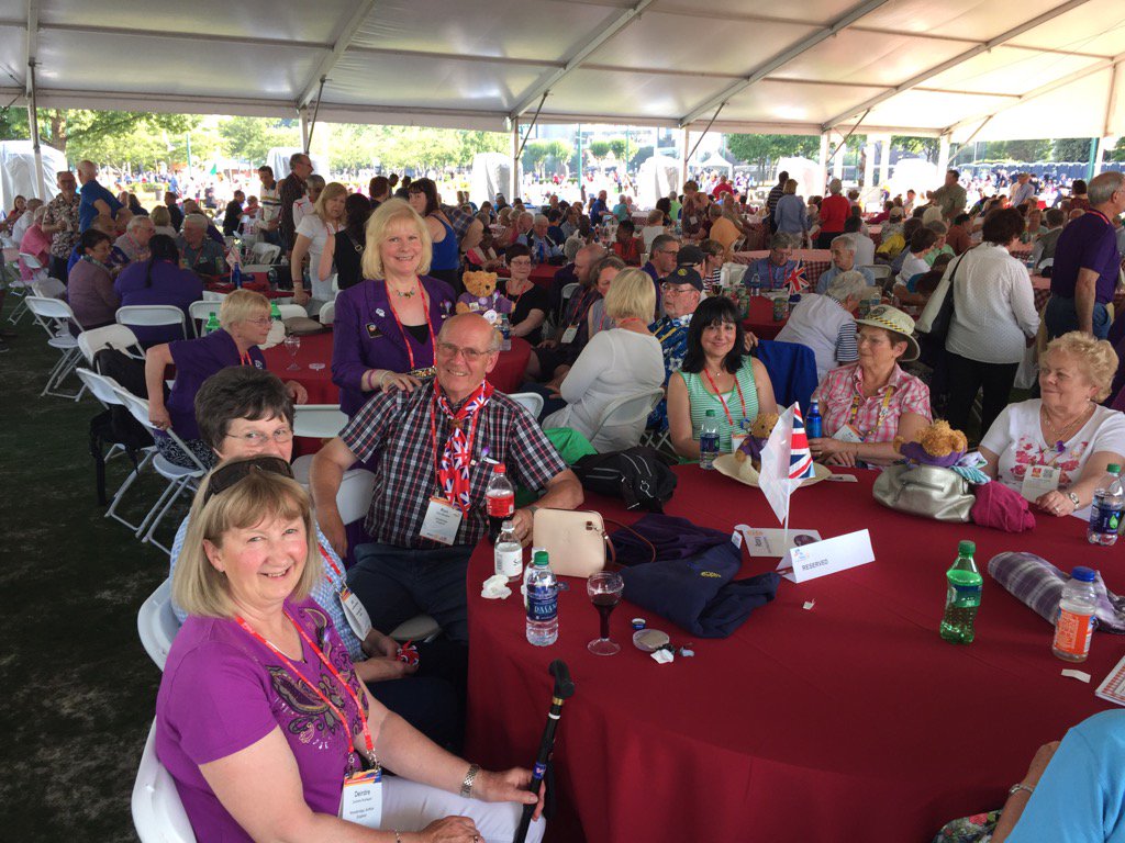 EveSConway's tweet photo. Over 200 @RotaryGBI Rotarians from Britain &amp; Ireland mark @JoCoxFoundation #GreatGetTogether #MoreInCommon @rotary https://t.co/PAx6g5zg0I