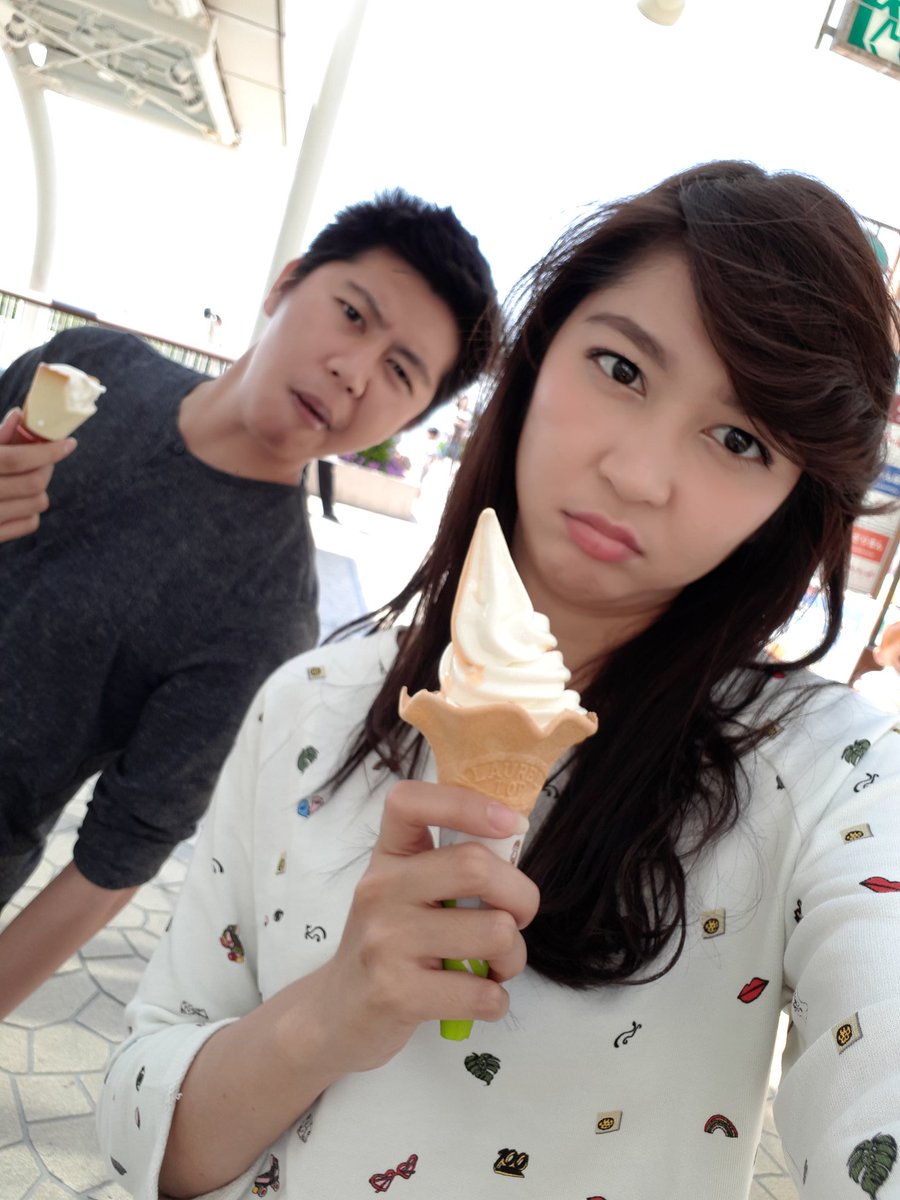 Semenjak travel bareng baru tau kalau si kakak suka jadi photo bomb
Ini buktinya 😑😑
Yaah udah sabar aja 😧