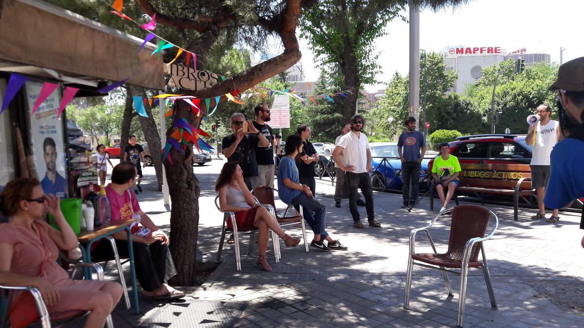 exp_distrito's tweet photo. Presentación del libro de @bernardosampa en #FuencarralExperimenta con el proyecto de #LibrosLibresyActivos https://t.co/OFhs46UbuS