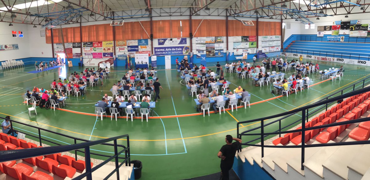 CrIsToBaLcOiN's tweet photo. Un lujo poder tener en #Coín a 50 equipos participando en el campeonato de Andalucía de ajedrez por equipos.@AytoCoin @Coin_Deportes https://t.co/QSf3xNvGyY