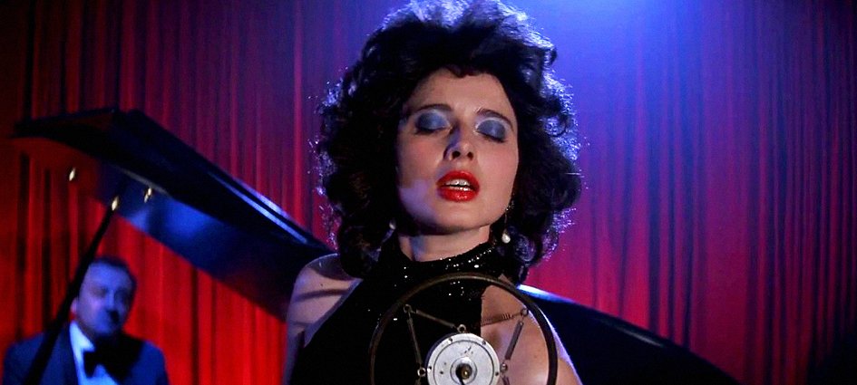 Wishing Isabella Rossellini a very happy 65th birthday!
Seen here as Dorothy Vallens in Blue Velvet (1986). 