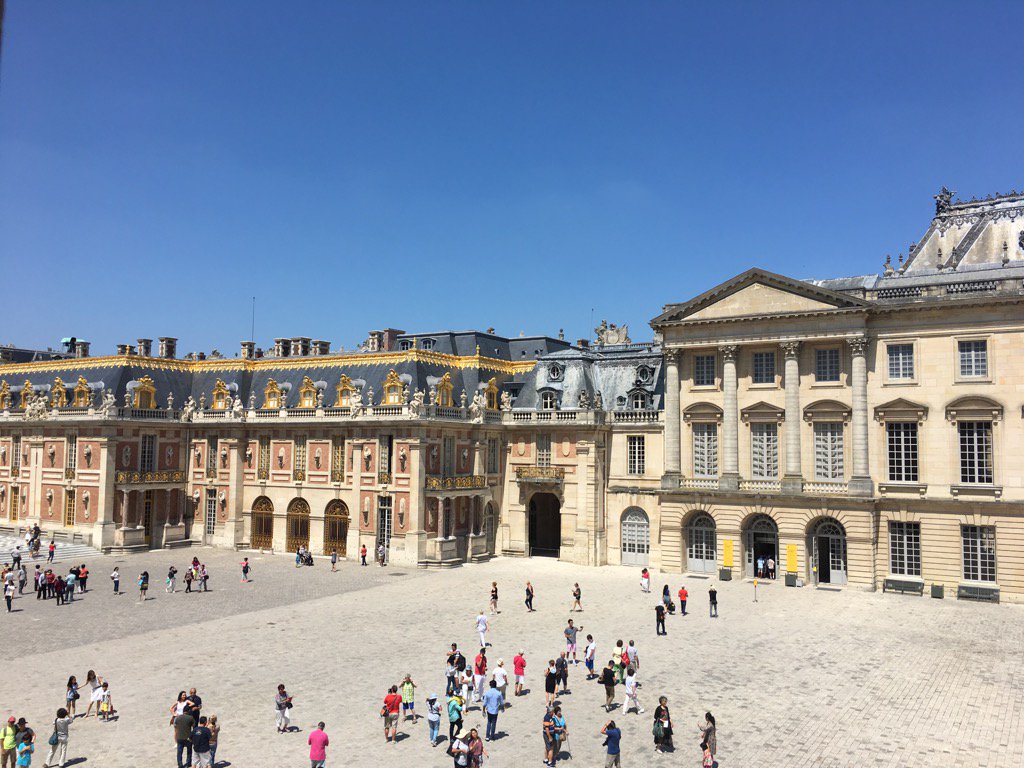 Déjeuner entre amis à l'orde <a href="/CVersailles/">Château de Versailles</a>