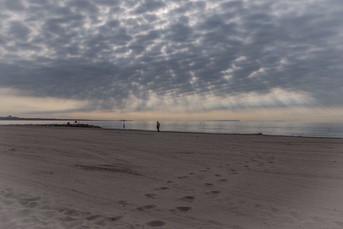mikebatson5d's tweet photo. When you're out & about early morning enjoying the peace #beach #beachlife #mackeralsky #sunrise #morningmotivation #lifestyle https://t.co/IiqmiiduKZ