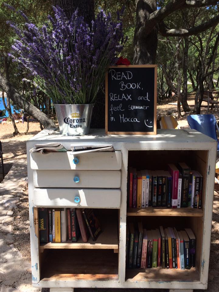 VisitKrk's tweet image. Read a book by the sea on the island of Krk
#VisitKrk #BeachBarMocca #seafront #Books