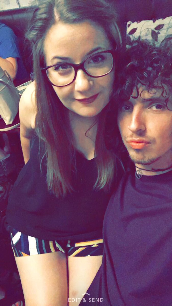 ollie_leon's tweet photo. Weybridge night out #brirthday #friends #vodka #beer #love ๐๐๐ https://t.co/czt3QSWPG2