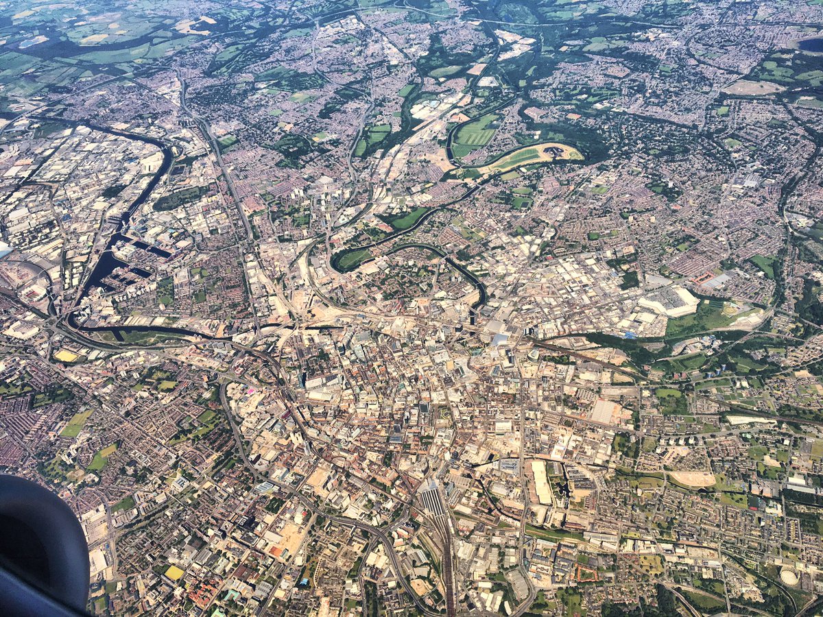jlo_conductor's tweet photo. A radiant #Manchester on climb out with @Finnair @apilotsview @visit_mcr #feelfinnair @PhotoAerial #aerialphotography https://t.co/vBRQPZ2Izv