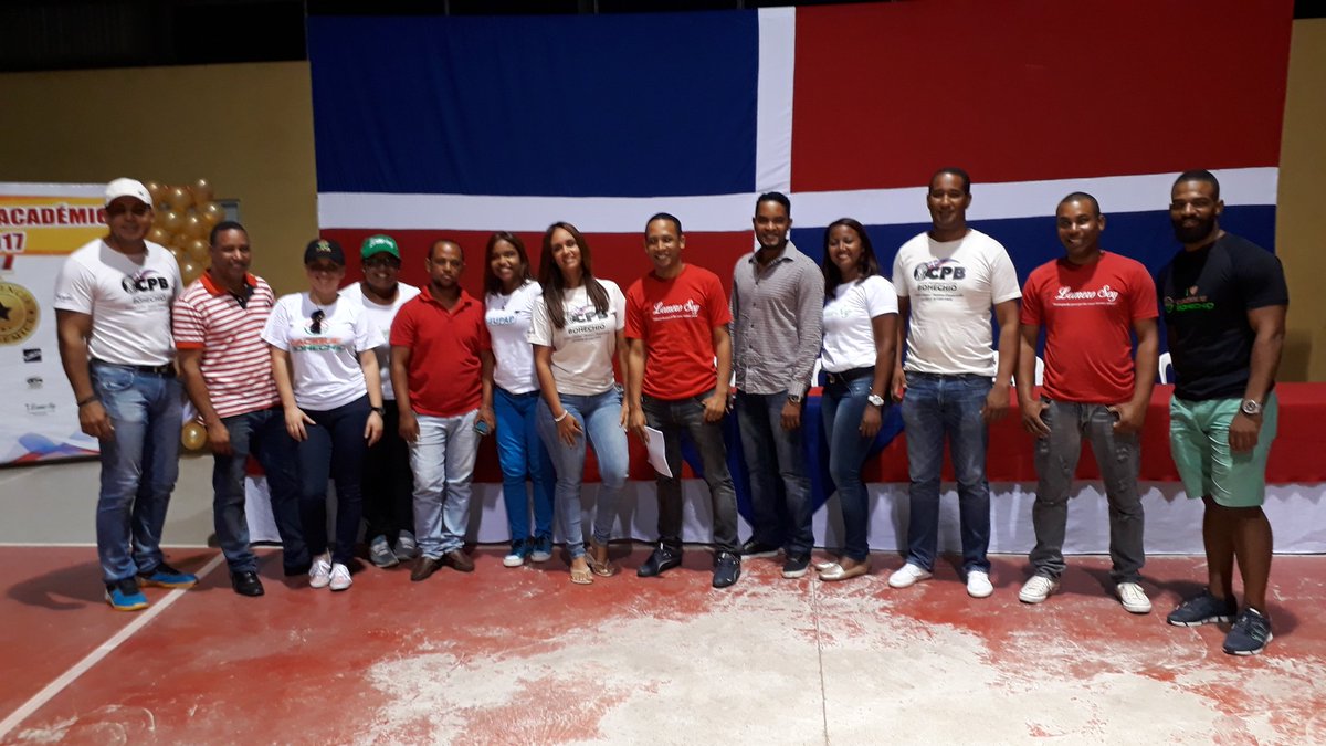 Damianaquinotv's tweet image. #Premioalaexcelenciaacademica #Bohechio2017 #Paraquelascosasbuenaspasen @Lomerosoy @LGALVA @BohechioRD #Arroyocanocambia #Somosserie109