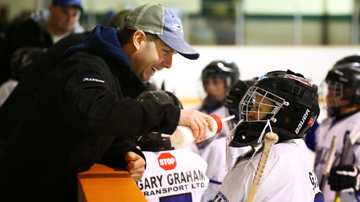 HockeyCanada's tweet photo. Dad, always there when you need him most. Happy #FathersDay2017! https://t.co/SBxT8glfuf