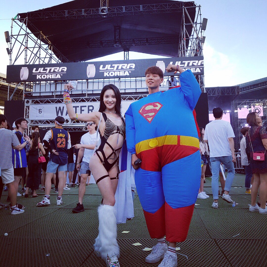 magicallychloe's tweet photo. #ultra #ultrakorea #UltraKorea2017 #rave #raver #koreanraver https://t.co/DcfTU1jRal