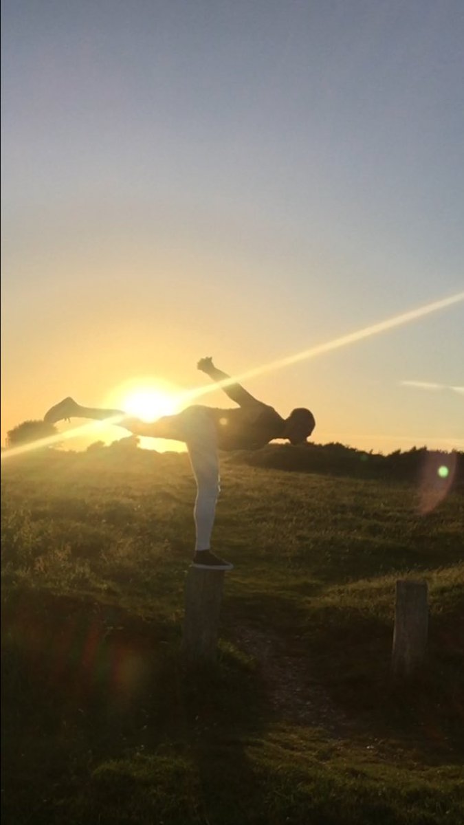 Ch4rl1eS84's tweet photo. #Warrior #Pose at #Sunset #IsleofWight #CulverCliff #Summer #Essex #Yoga #Fitness #Fit #Healthy #Health #Strong #Balance https://t.co/duijnDuLY8
