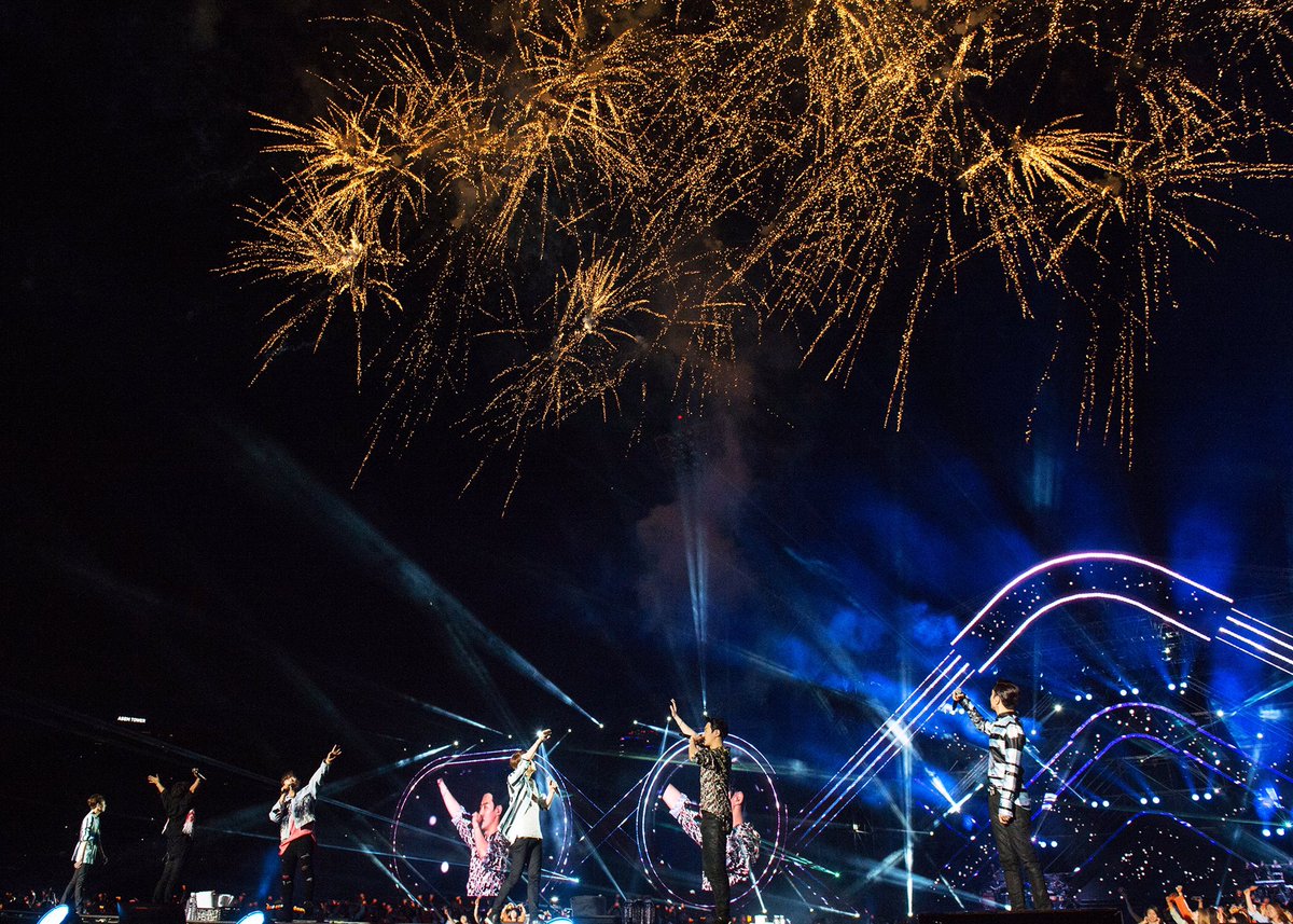ShinhwaCompany's tweet photo. [관리자의 전하는 말]
뜨거운 낮과 선선한 밤!
감미로운 어쿠스틱 무대와 슈퍼파워 넘치는 퍼포먼스 무대까지-
서로 다른 분위기의 다양한 매력을 모두 느낄 수 있었던 2017 SHINHWA SUMMER LIVE 'MOVE' 콘서트가 모두 끝이 났습니다. https://t.co/HxgPoD0ZqJ