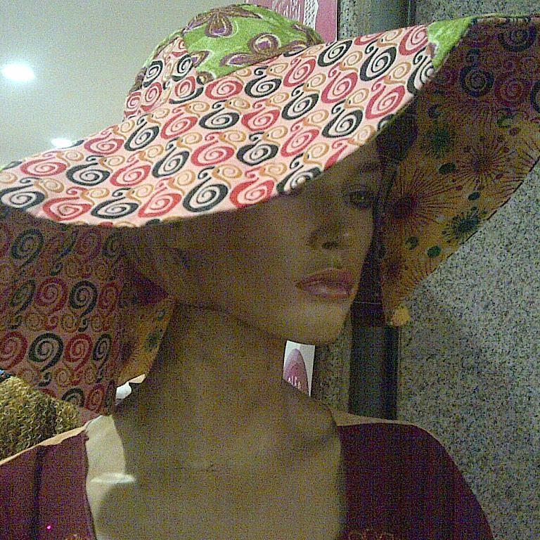 Kituakollectns's tweet photo. Check out our patchwork sun hats.... #kituaMadeIt #kitua #ProudlyNigerian https://t.co/o0TMKp5qmV