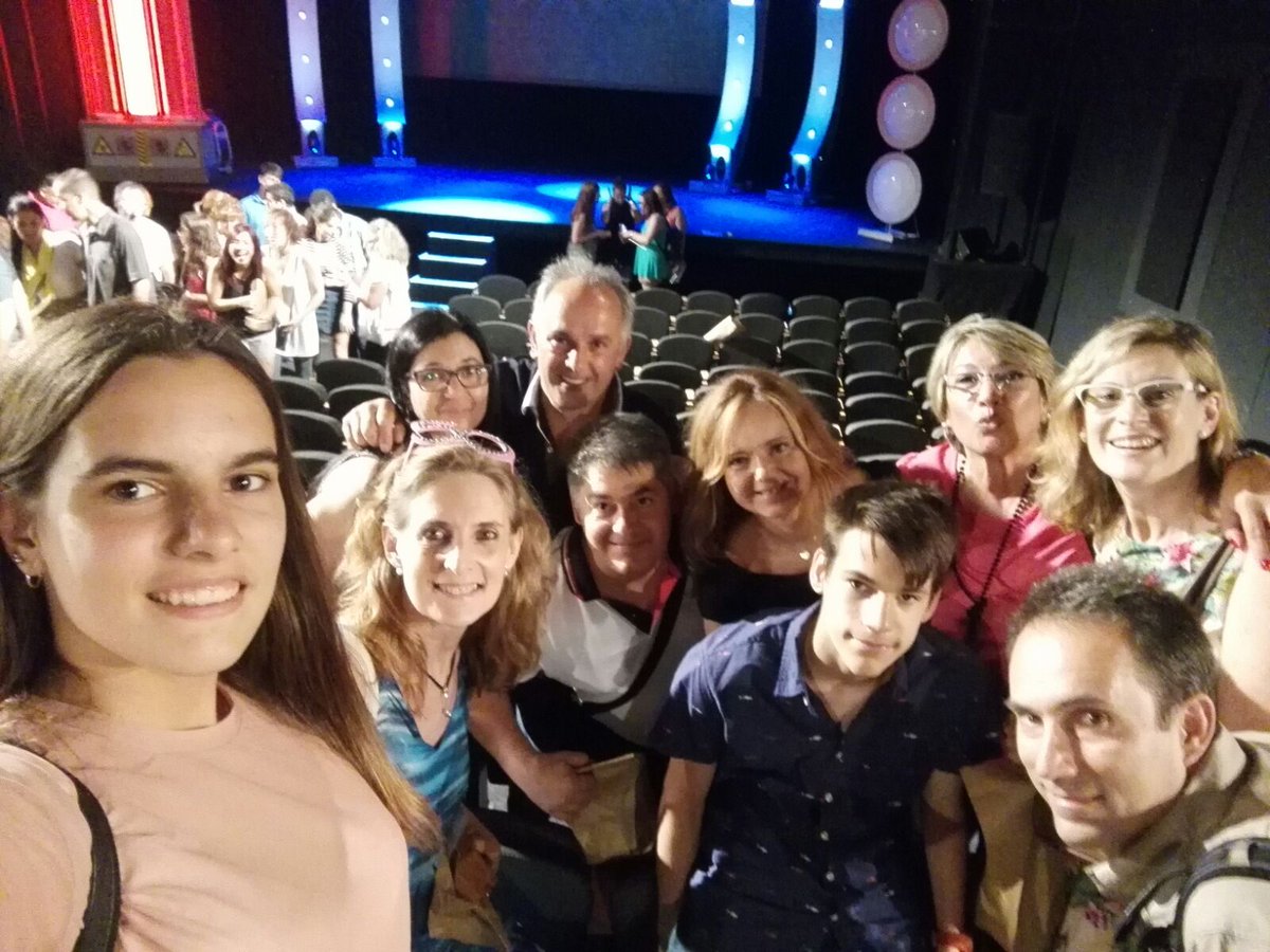 palau_nuria's tweet photo. La amistad es un alma que reside en dos cuerpos. Enjoying #Scapeshow with friends @teatrepoliorama https://t.co/YhOmvwv2pG