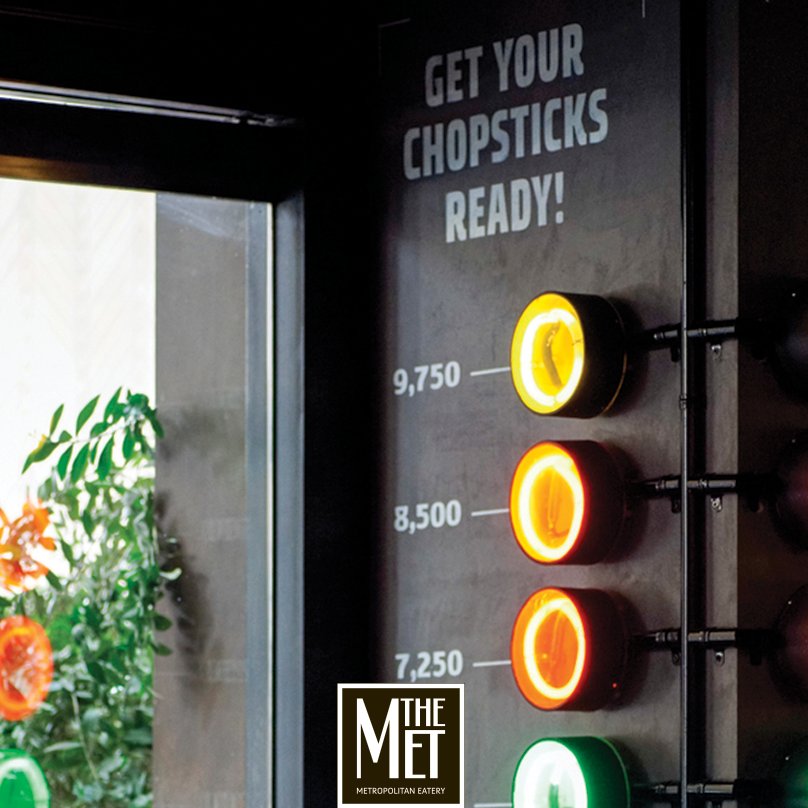 themetlb's tweet photo. Get your #chopsticks ready and dig in your color-coded plates! #sushitime #OpenSushi #themetlb https://t.co/VrSiq5lysp