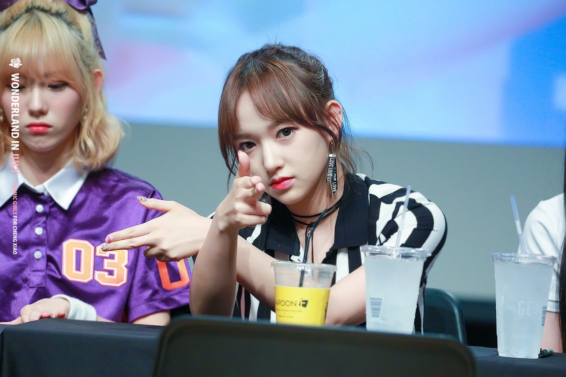 DCn4MGLUwAA-3J4.jpg:large