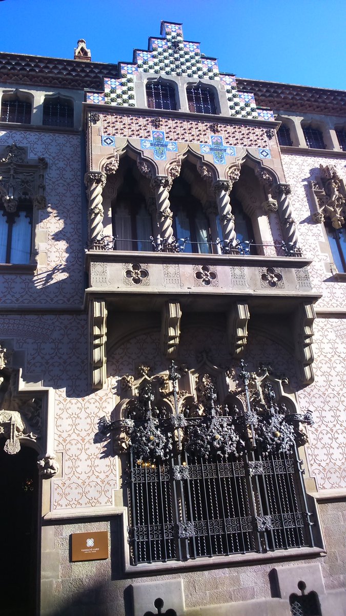 ViajeKiana's tweet photo. Empezó #BcnTB4 en #casadelespunxes de #Puigicadafalch, cerramos círculo con una casa suya #vineamataro @vineamataro https://t.co/c9AeFsjSZy