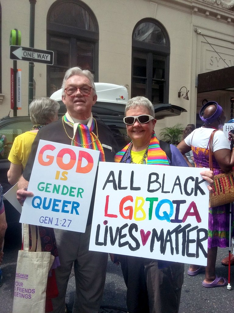 ArchStreetUMC's tweet photo. Our crew at Philly Pride today! #PhillyPride #faithfullyLGBTQ https://t.co/61mreyYMAh