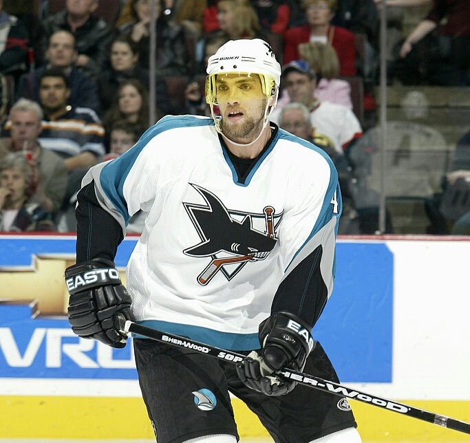 Happy 40th Birthday to alumni defenseman Kyle McLaren ( 