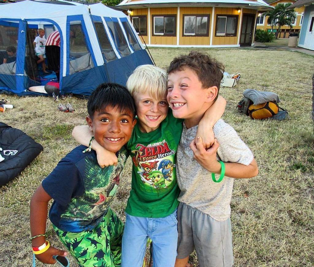 YMCAHonolulu's tweet photo. Camping is best with friends. pc: @ymcacamperdman #camp #summer #becausey808 https://t.co/Gxbi0YlmjW https://t.co/860YWHZ27i